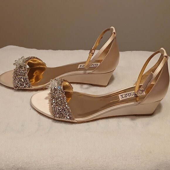 BADGLEY MISCHKA JEWELED FLATS w/STRAP like new, & in box - Picture 3 of 7